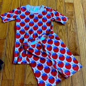 Girls 140 cm/10 short set with strawberry print